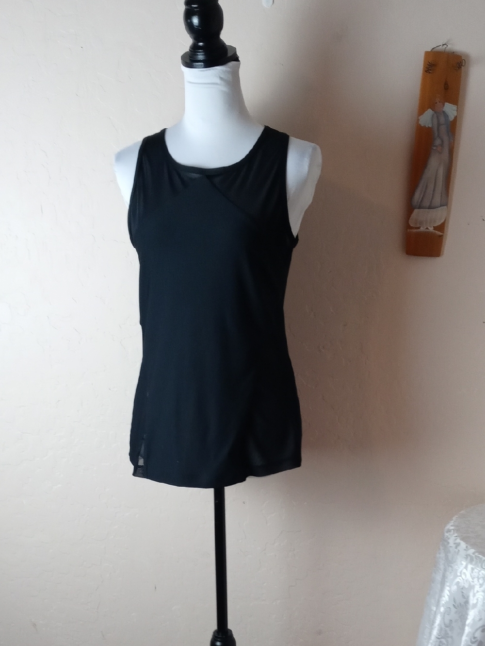 Vina Black Sleeveless Tank Top